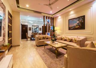 Luxury 3BHK Appartment With Fully equipped Kitchen and Balcony - Sohāna - 1