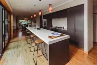 Serenity Lodge Getaway - with river views - Egmont Village - 7