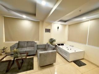 High Rise Lavish Room with Jacuzzi & Amazing View in zirkapur - Zirakpur - 7