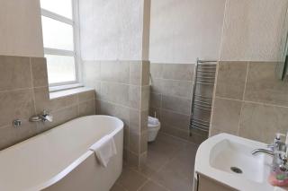 Two bedroom ground floor flat in Clifton Village - Bristol - 1