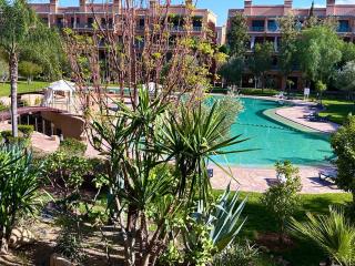 Elegant 2-BR Oasis with Terraces & Pool view - 4