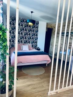 Logement entier, Studio 131, à Sarlat centre, avec spa, parking privé et à 15min à pied de la cité médiévale - Sarlat-la-Canéda - 0