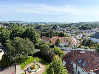 Tenby Sea View Apartment with Swimming Pool - 1