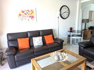 Fantastic 2 bedroom apartment in walking distance to all amenities - Villamartin - 2