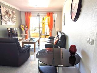 Fantastic 2 bedroom apartment in walking distance to all amenities - Villamartin - 5