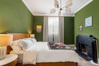 Bright Mid-Century Modern Hackney Home - 7