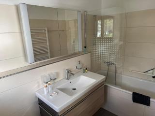Large vacation home with mountain views - Quarten - 2