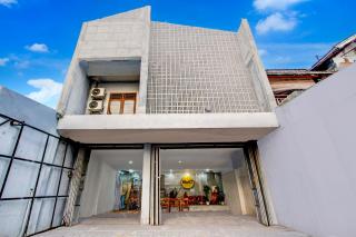 Hotel O Tegal near RSUD Kardinah Tegal formerly Hugo Suites Family - Tegal - 9