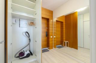 19-220 in RC Hoffman House, Zolotoustivska 34,Petrovdom Apartments - 6