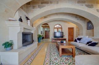 Dreamy Gozo Escape with Private Pool, Charm & Comfort by 360 Estates - Għarb - 3