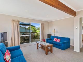 Family at Wharewaka - Wharewaka Holiday Home - Taupo - 9