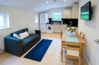 Inviting 2-Bed Flat - near Finsbury Park - 9