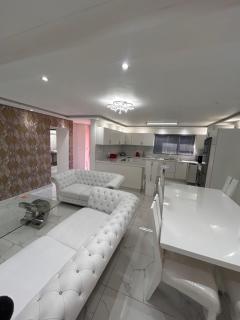 Goodmans Palace - Mount Edgecombe - 9
