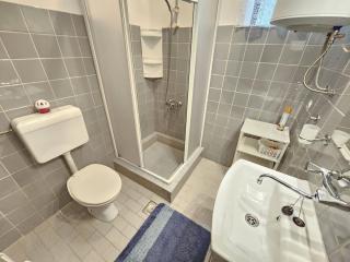 MILAN NV 2 - Apartment for 2-3 persons with terrace and parking - Novi Vinodolski - 1