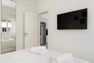 Classic Bauhaus 1Br with Balcony on Sheinkin Street by FeelHome - Tel Aviv - 2