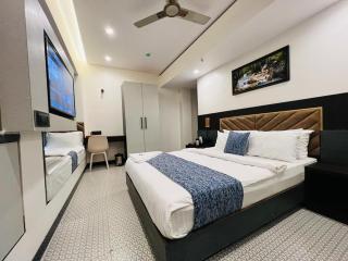 Rich Hotel - Mumbai - 0
