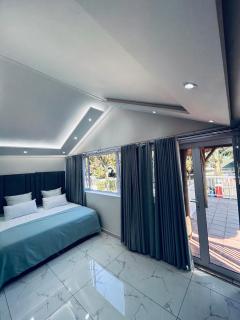 Goodmans Palace - Mount Edgecombe - 5