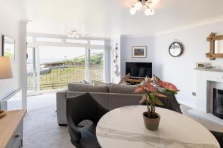 NEW Beachfront Apartment slps 4, West Bay, Dorset - West Bay - 9