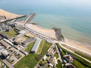 NEW Beachfront Apartment slps 4, West Bay, Dorset - West Bay - 4