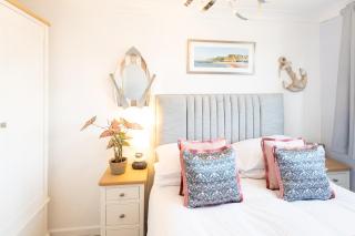 NEW Beachfront Apartment slps 4, West Bay, Dorset - West Bay - 3