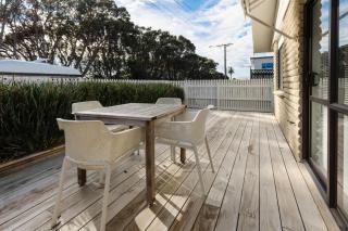 Kawaroa Park View - near CBD & coastal walkway - New Plymouth - 0
