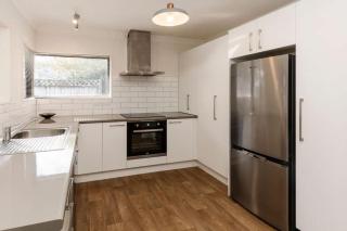 Kawaroa Park View - near CBD & coastal walkway - New Plymouth - 7