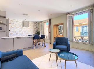 LE SPECTACULAIRE moderne et raffiné, idéalement situé à deux pas du Palais et plages - 3