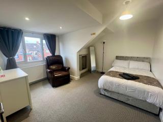Luxurious Five Bedroom Apartment in Newcastle - Newcastle upon Tyne - 5