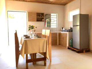Petite maison 2ch a deux pas de la route principale - Andilana - 6