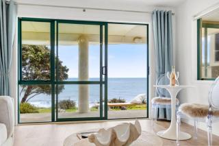 Wanaka Studio - sea views from your private patio - New Plymouth - 9