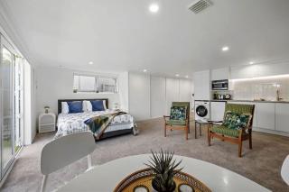 Amaroo - poolside studio near Pukekura Park - New Plymouth - 7