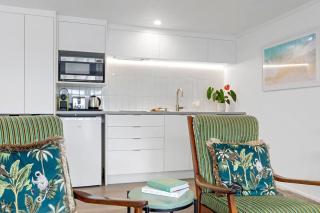 Amaroo - poolside studio near Pukekura Park - New Plymouth - 4