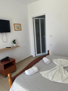 Qirjako's Rooms - Himare - 7