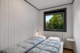 Lovely Holiday Home With Modern Facilities And Fenced Grounds - 1