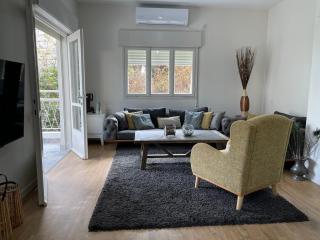 Amazing Apartment with Balcony & HotTub at Carmel Center - Haifa - 5