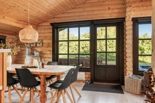 Well-Maintained Log House With Hot Tub, Sauna And Covered Terrace In Thy, - - 2