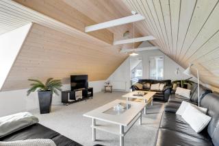 Large Pool House For 24 People, With Almost Everything In Activities, 300 Meters From The Fjord, - Vinderup - 6