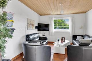 Large Pool House For 24 People, With Almost Everything In Activities, 300 Meters From The Fjord, - Vinderup - 1