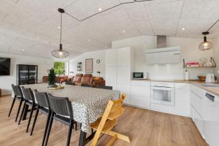 Lovely Holiday Home From 2022, With A 5-Person Outdoor Hot Tub, 200 Meters From The Water, - Sønder Ydby - 5