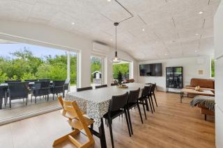 Lovely Holiday Home From 2022, With A 5-Person Outdoor Hot Tub, 200 Meters From The Water, - Sønder Ydby - 2