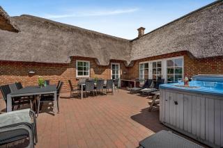 Large 18-Person Pool House With Outdoor Hot Tub, Outdoor Sauna And Enclosed Terrace, - Ulfborg - 9