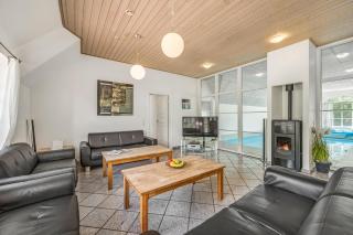 Large 18-Person Pool House With Outdoor Hot Tub, Outdoor Sauna And Enclosed Terrace, - Ulfborg - 5