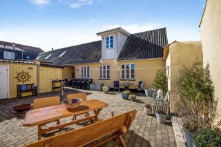 Charming Townhouse From 1877, Located In The Middle Of Løgstør Only 100 Meters From The Harbor, - Løgstør - 0