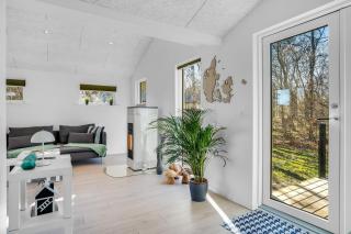 Lovely Renovated Holiday Home With A Wilderness Bath And Fenced Grounds - 5