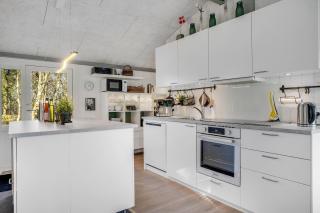 Lovely Renovated Holiday Home With A Wilderness Bath And Fenced Grounds - 2