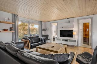 Large, Well-Maintained Holiday Home Near Søndervig, With Activity Room, 6-Person Outdoor Hot Tub And Sauna, - Ringkøbing - 8
