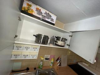 Spacious Local Lounge Apartment - 9