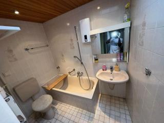 Spacious Local Lounge Apartment - Kelkheim - 4