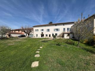 Ancienne ferme 16p proche A46 - Reyrieux - 0