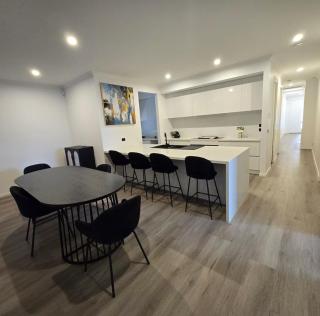 Modern and Chic Home in Fraser Rise - Sydenham - 4
